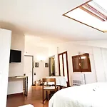 Cozy Penthouse With Terrace In Rome Pet Friendly