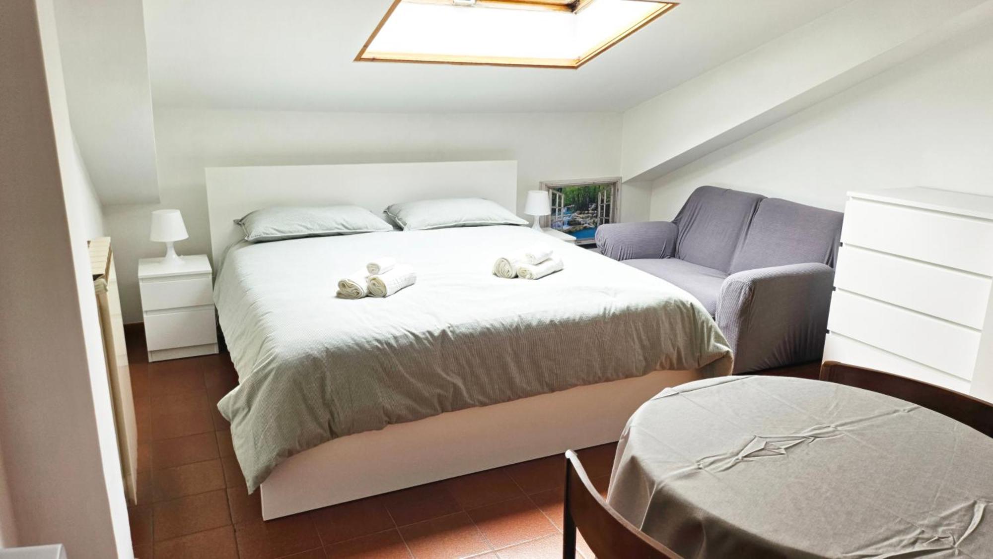 Apartment Cozy Penthouse With Terrace In Pet Friendly Rom